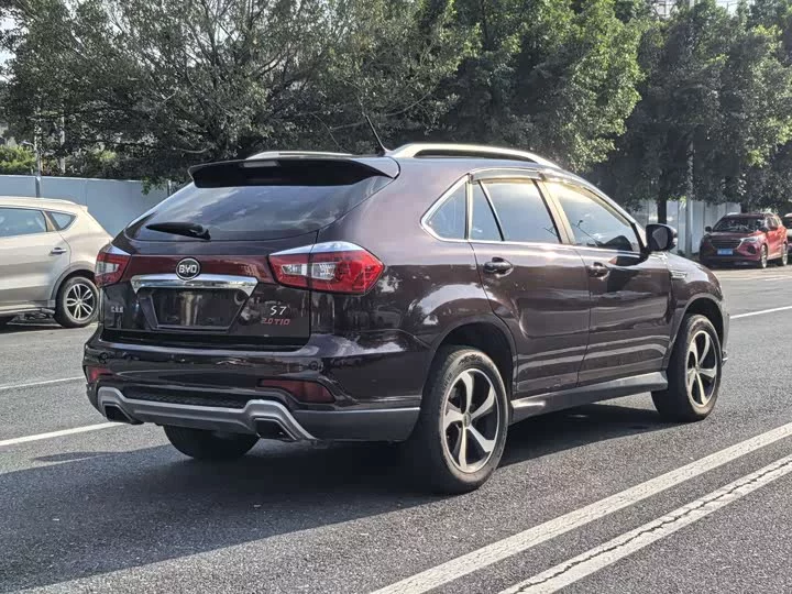 BYD S7