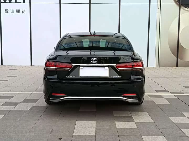 Lexus LS