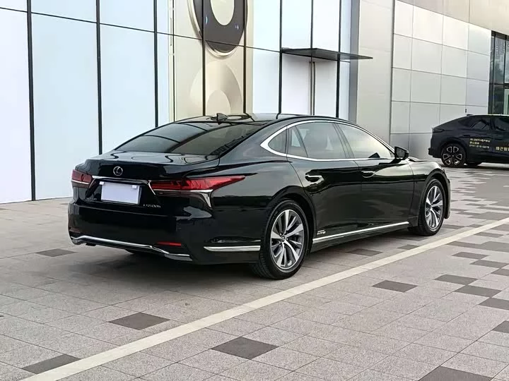 Lexus LS
