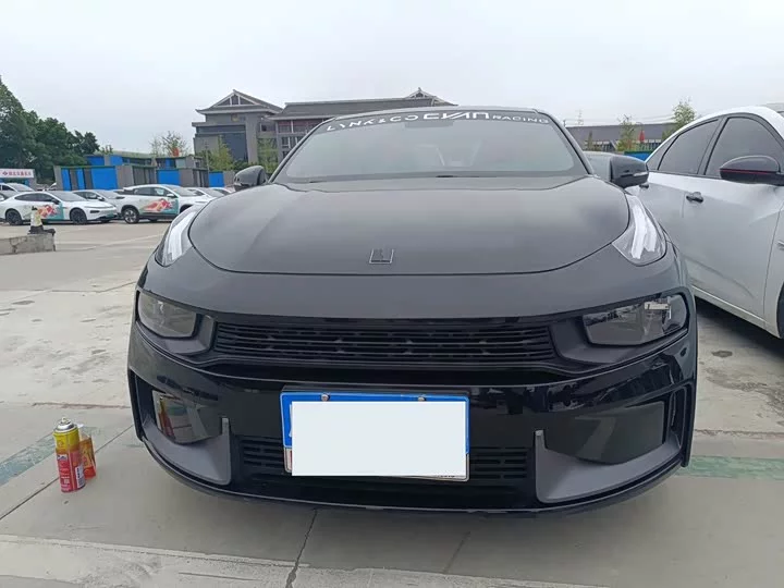 Lynk & Co 03