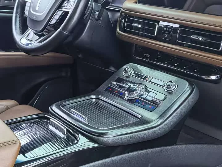 Lincoln navigator