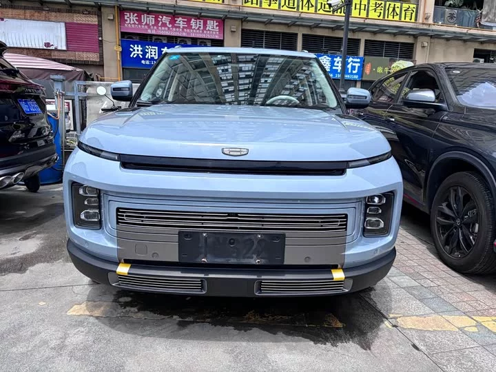 Geely ICON