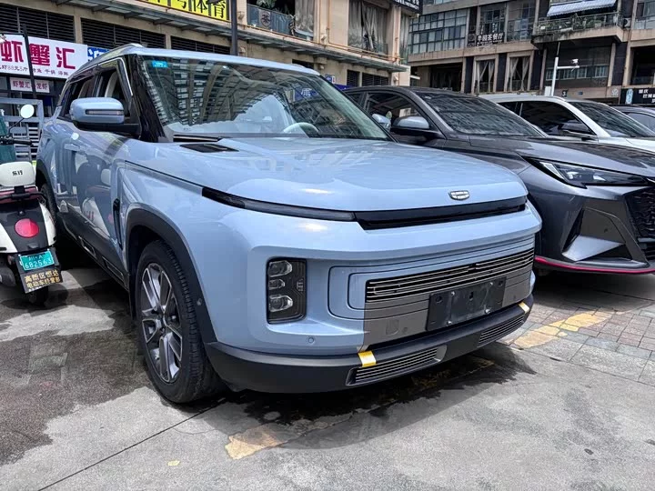 Geely ICON