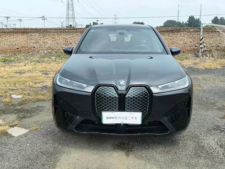 BMW iX