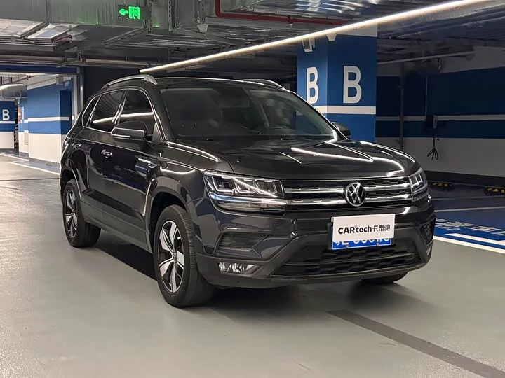 Volkswagen Tharu
