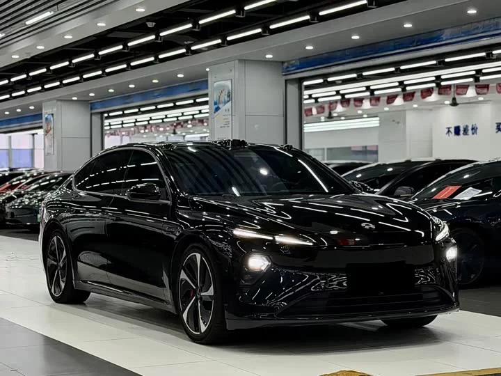 NIO ET7