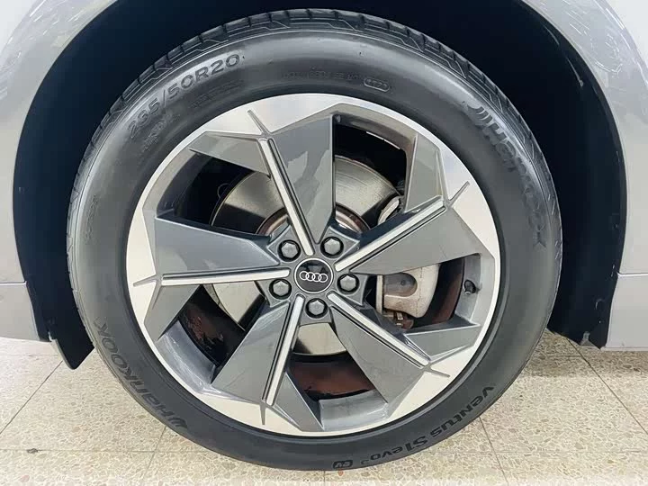 Audi Q5 e-tron