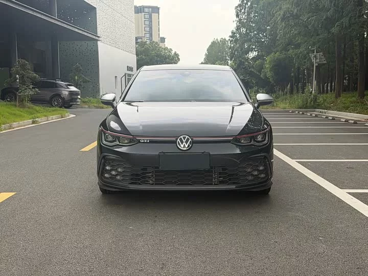Volkswagen Golf GTI