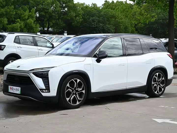 NIO ES8