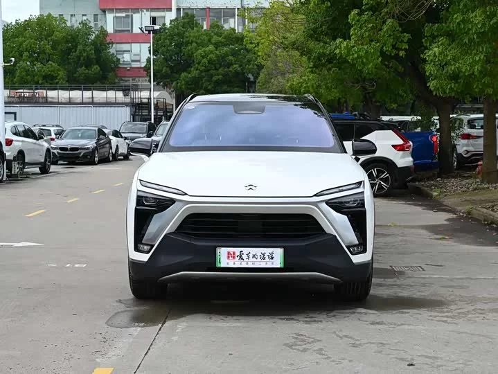 NIO ES8
