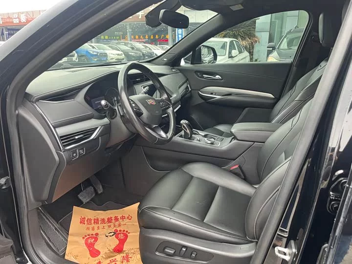 Cadillac XT4