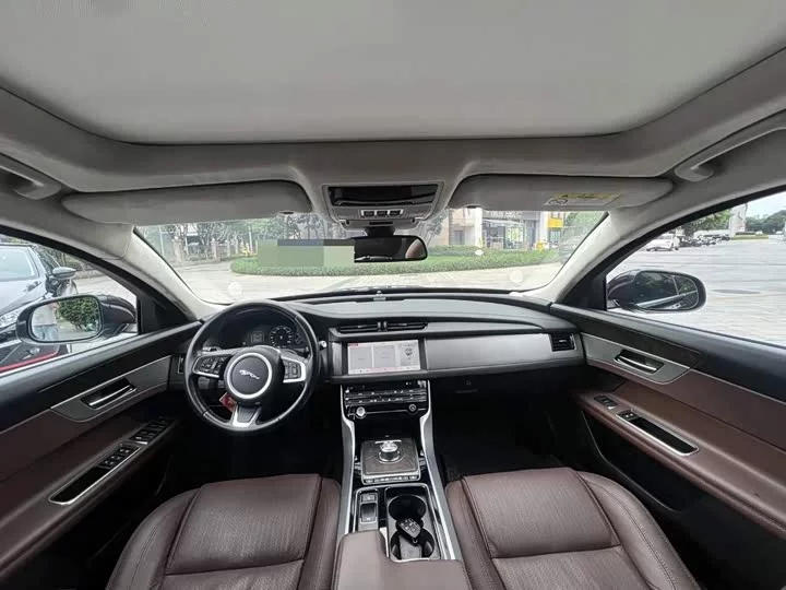 Jaguar XFL