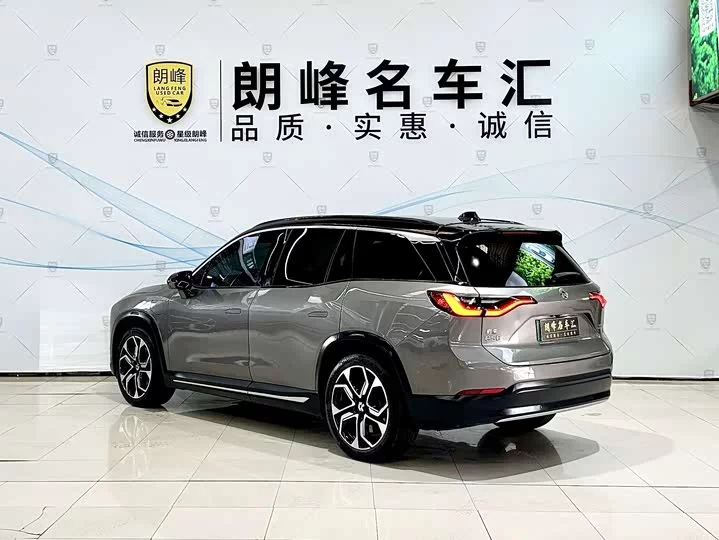 NIO ES8