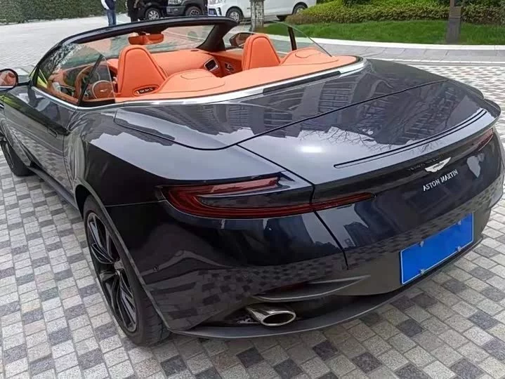 Aston Martin DB11