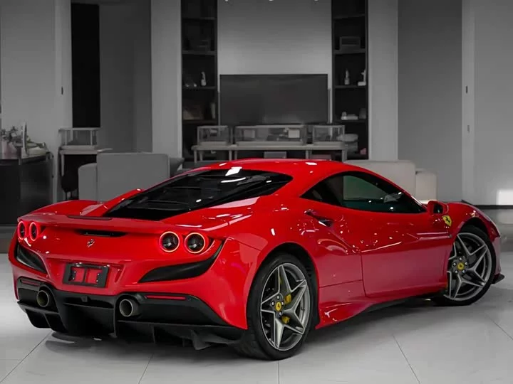 ferrari F8