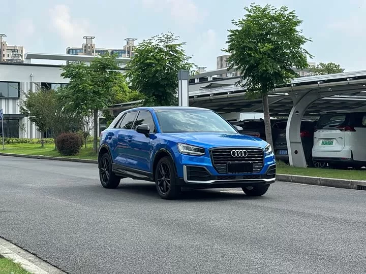 Audi Q2L