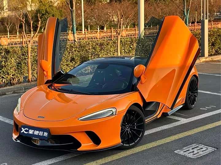 McLaren GT