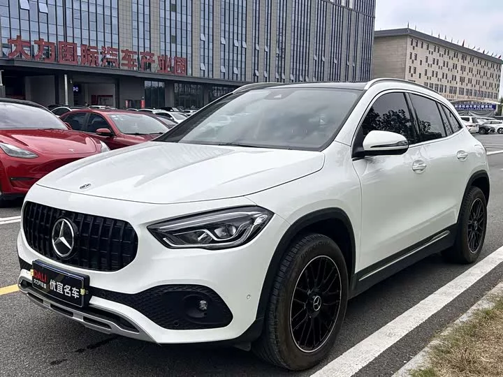 Mercedes-Benz GLA