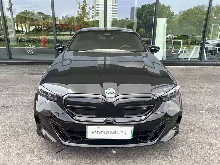 BMW i5 M60