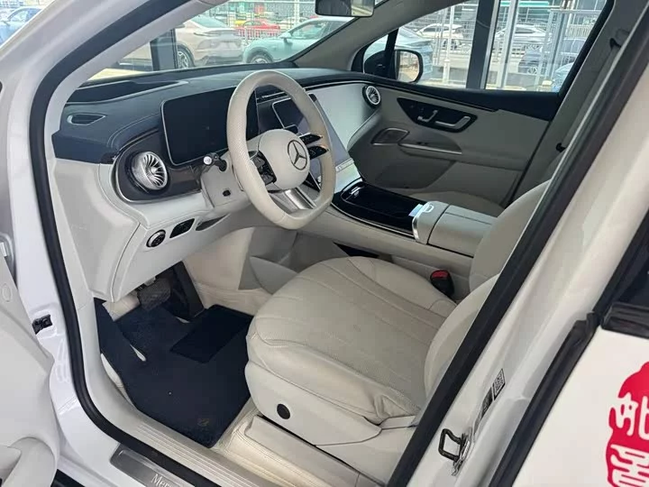 Mercedes-Benz EQE SUV