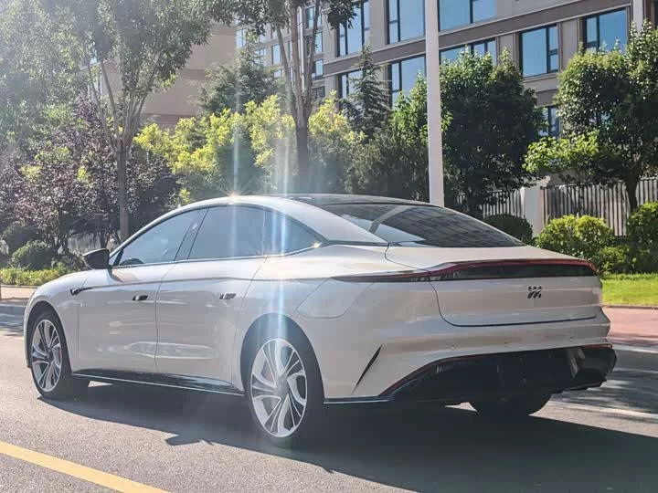 Zhiji L7