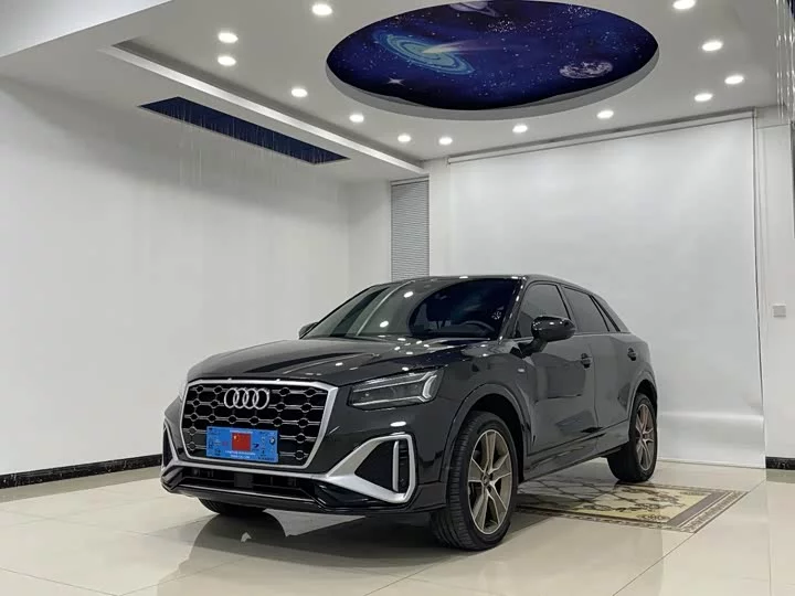 Audi Q2L