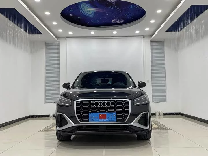 Audi Q2L