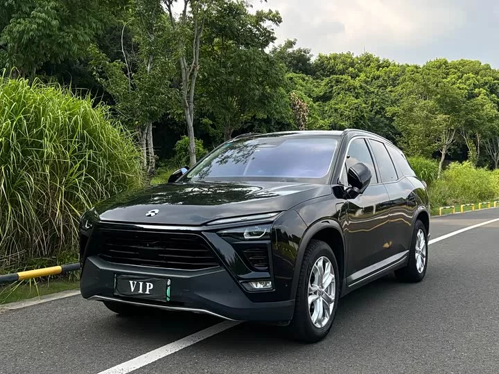 NIO ES8
