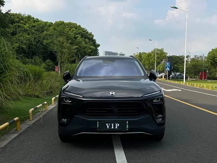 NIO ES8