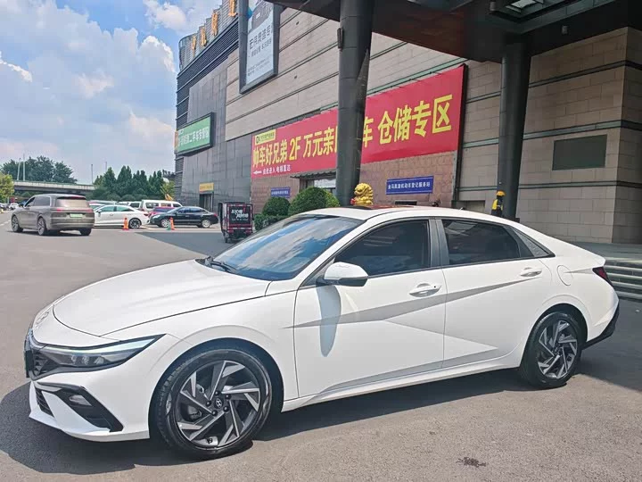 Hyundai Elantra