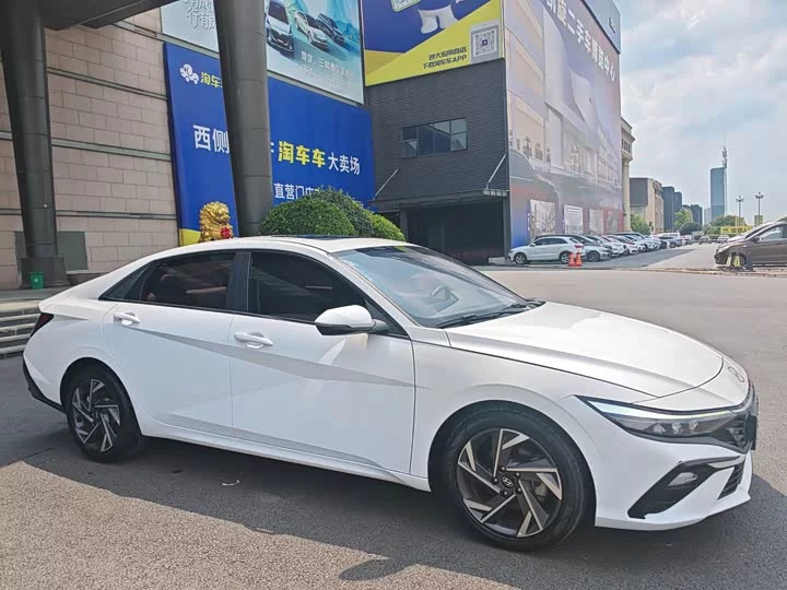 Hyundai Elantra