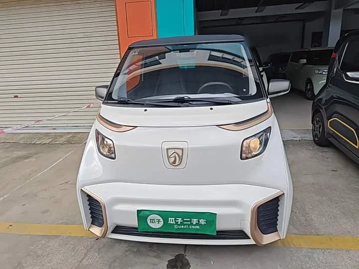 Baojun E200