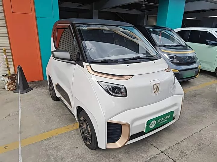 Baojun E200