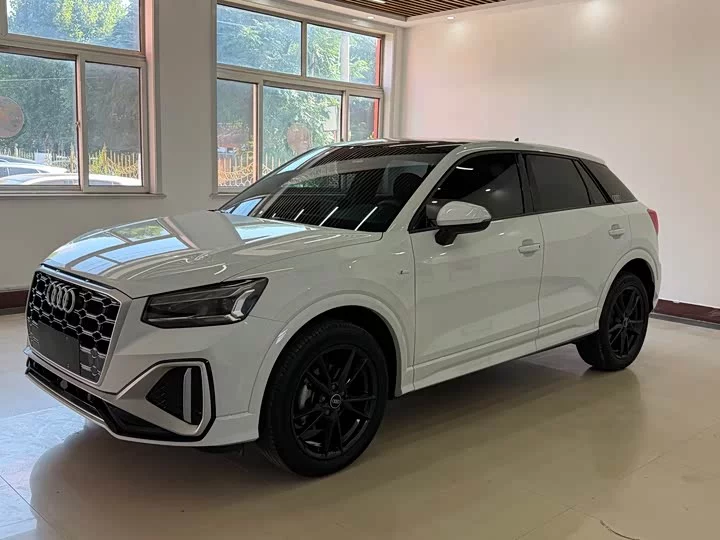 Audi Q2L