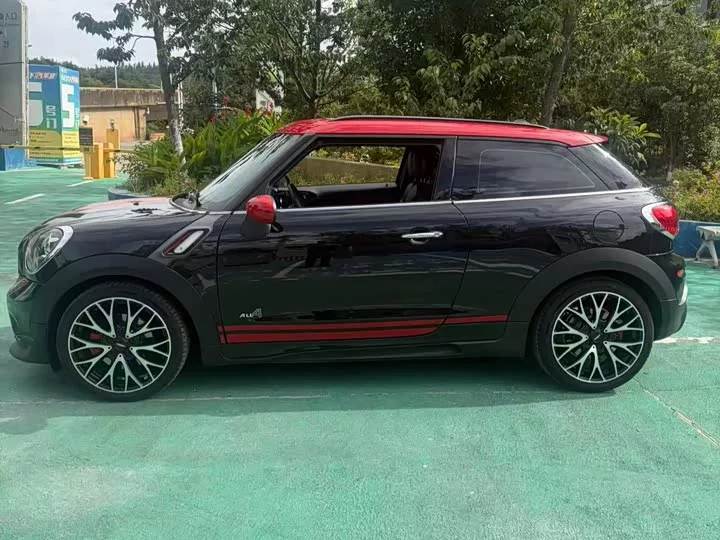 MINI JCW PACEMAN