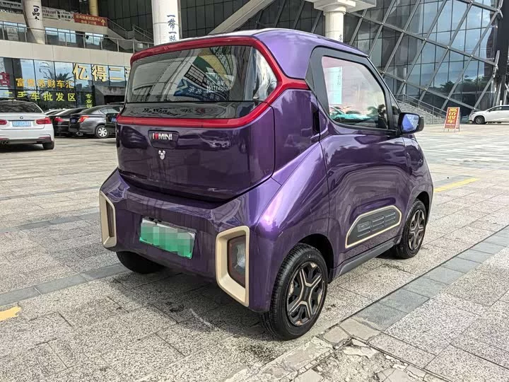 Baojun E200