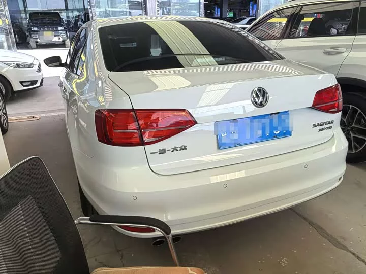 Volkswagen Sagitar