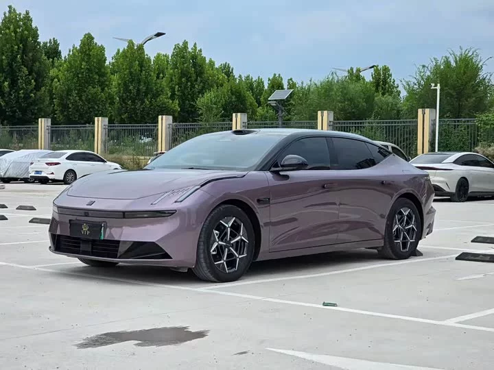 Lynk & Co 10