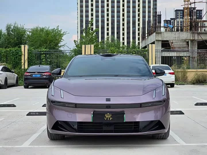 Lynk & Co 10