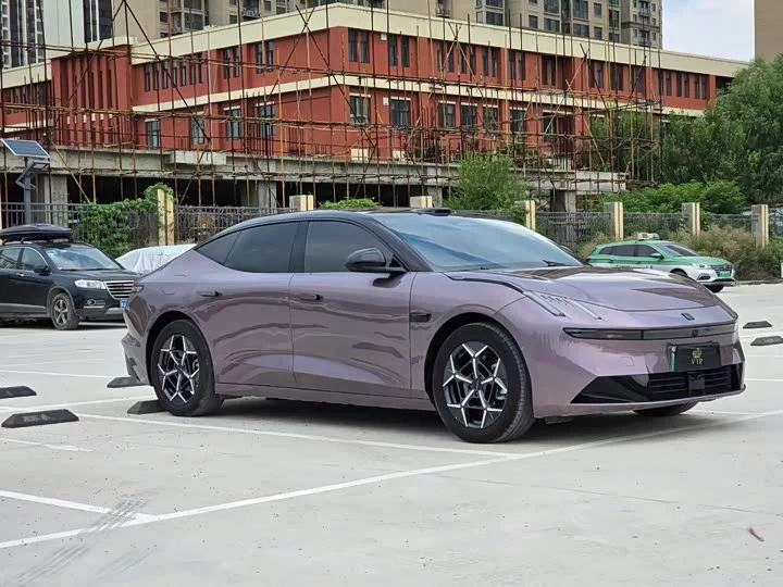 Lynk & Co 10