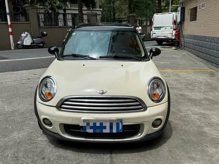 MINI CLUBMAN