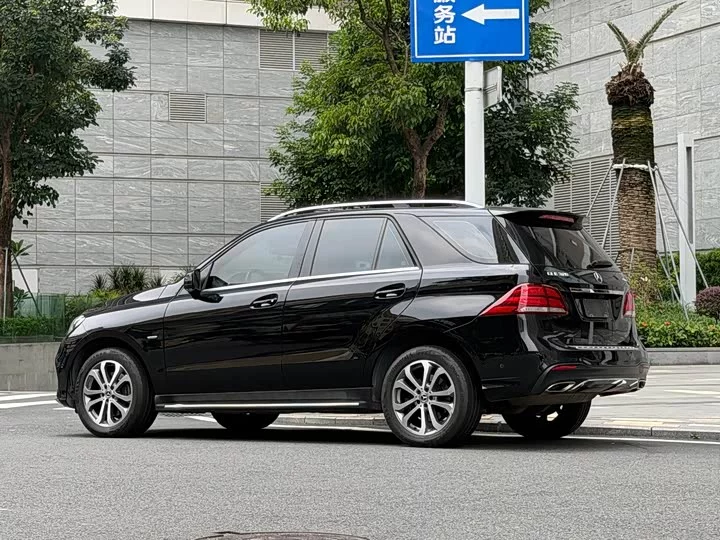 Mercedes-Benz GLE (Imported)