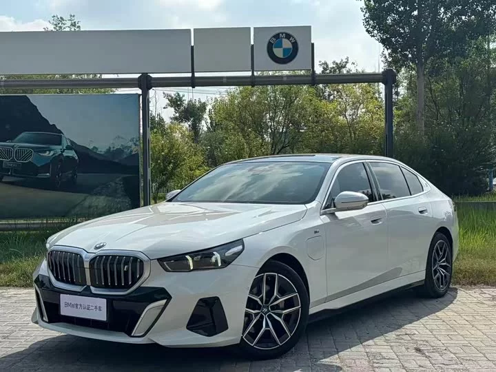 BMW i5