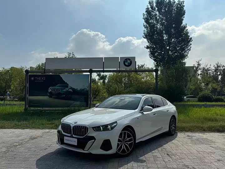 BMW i5