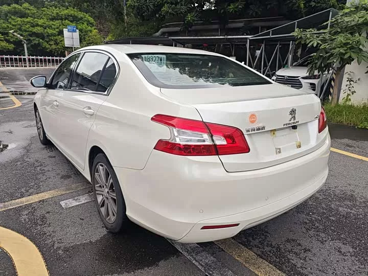 Peugeot 408