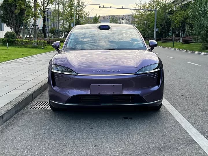 Luxeed R7
