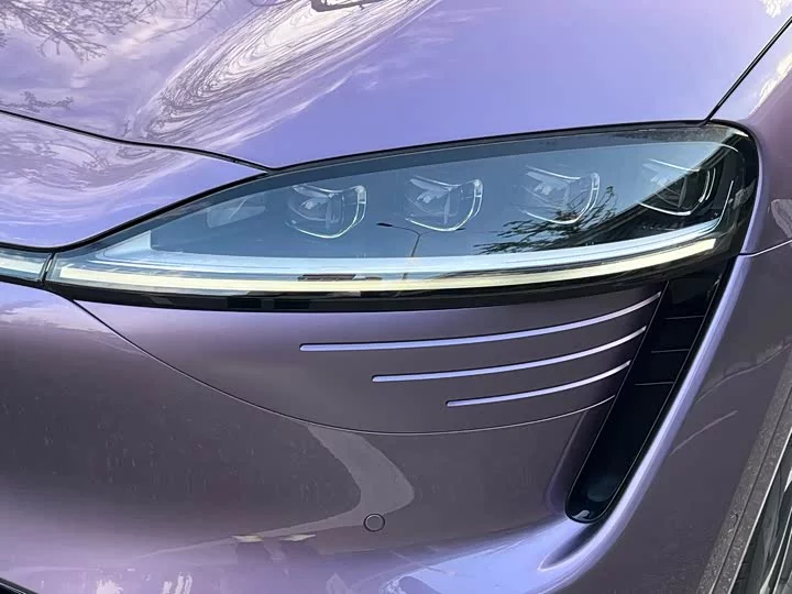 Luxeed R7