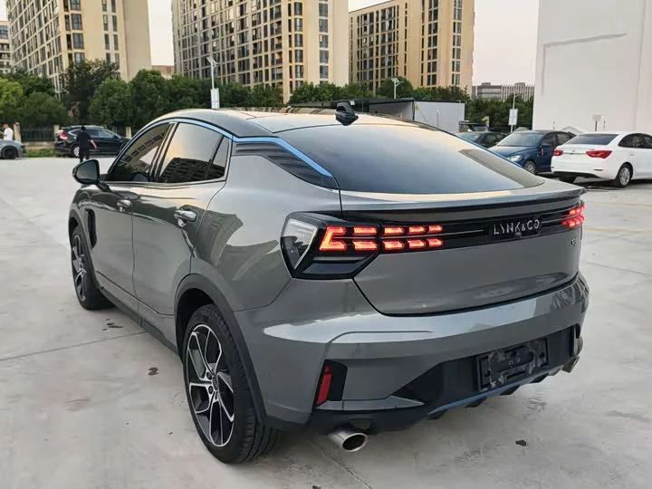 Lynk & Co 05