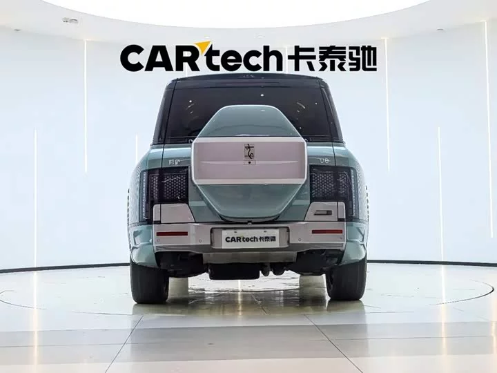 BYD U8