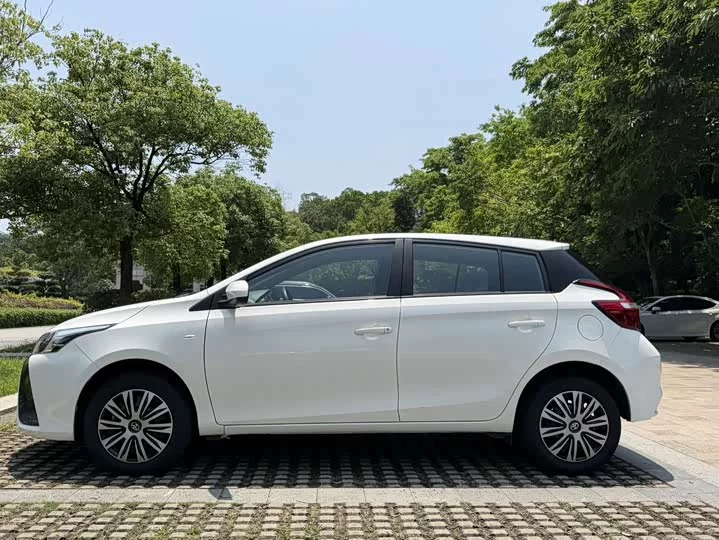 Toyota Yaris L